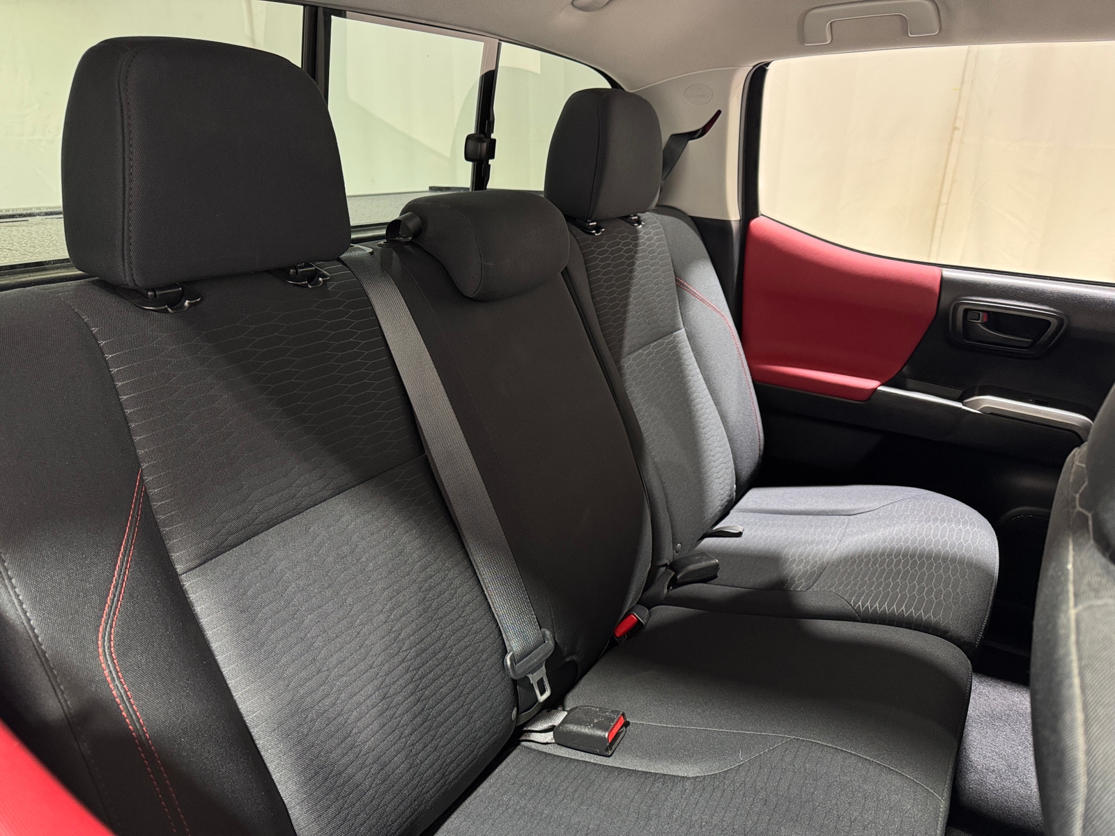 Thumbnail: 2017 Toyota Tacoma - 6