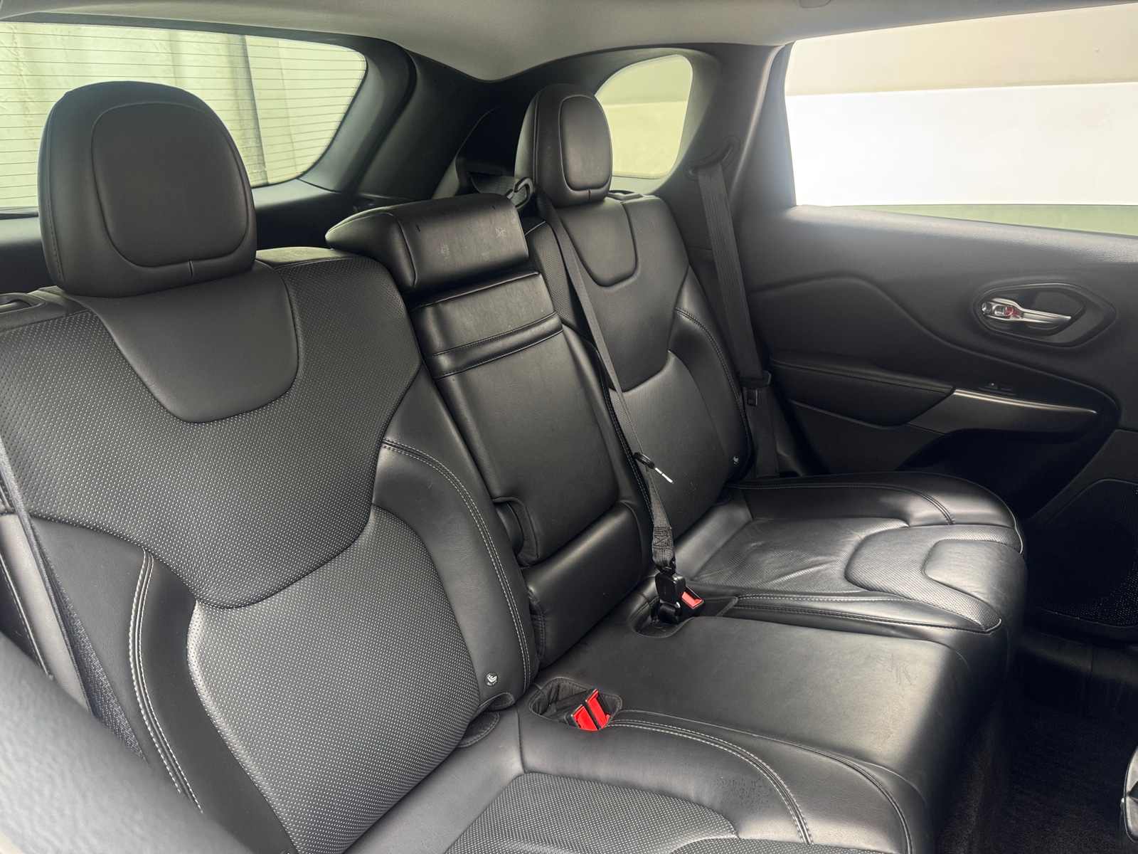 Thumbnail: 2019 Jeep Cherokee - 5