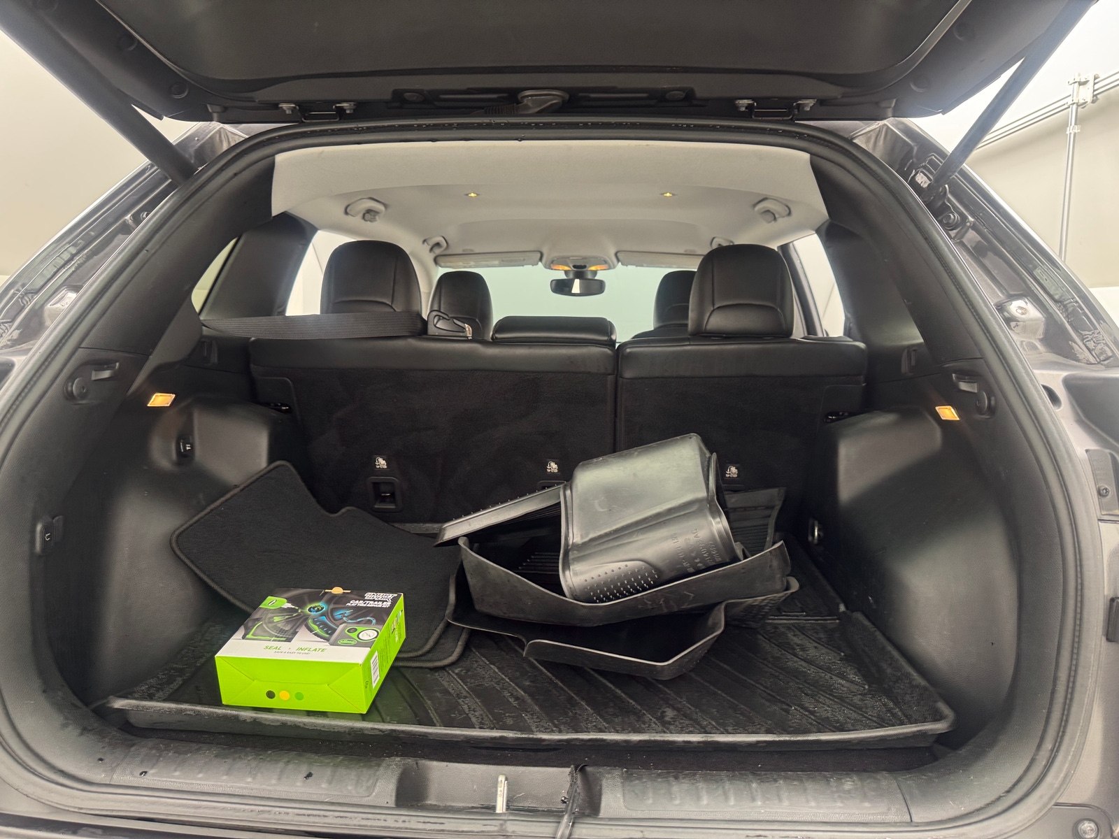 Thumbnail: 2019 Jeep Cherokee - 6