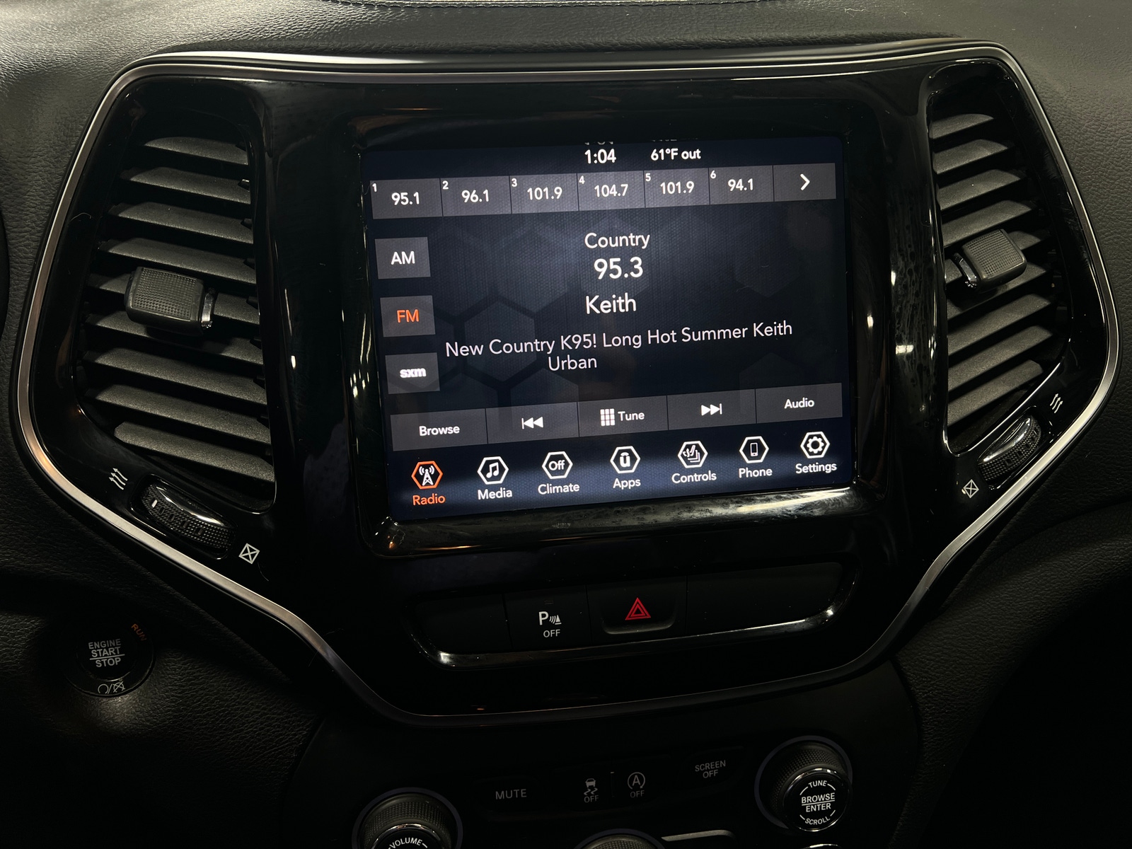 Thumbnail: 2019 Jeep Cherokee - 3