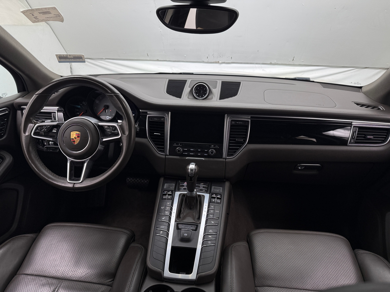 Thumbnail: 2017 Porsche Macan - 2