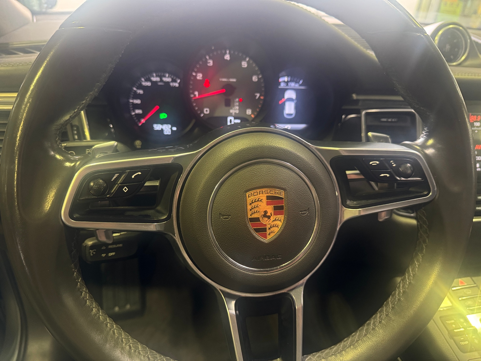 Thumbnail: 2017 Porsche Macan - 4