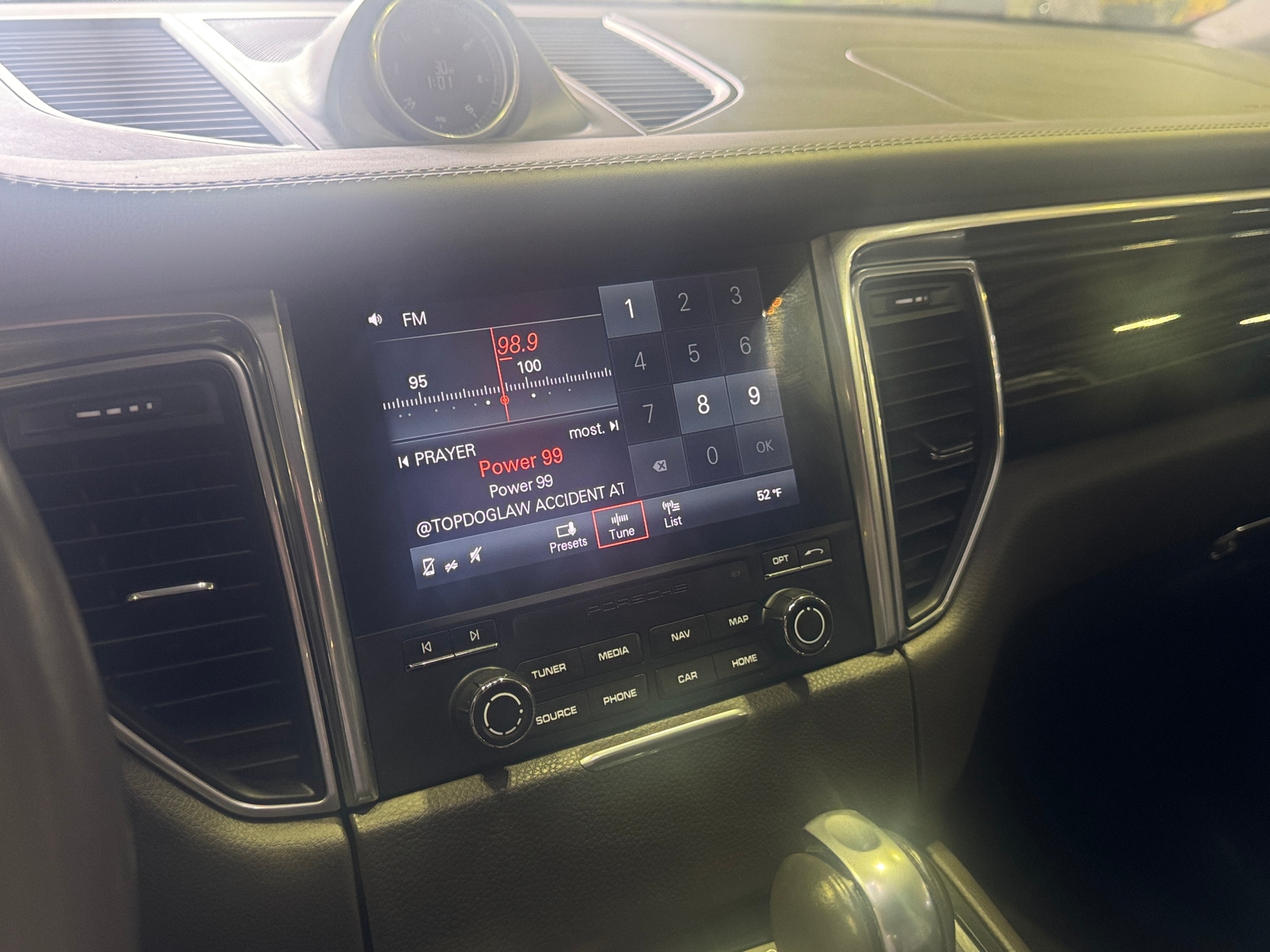 Thumbnail: 2017 Porsche Macan - 3