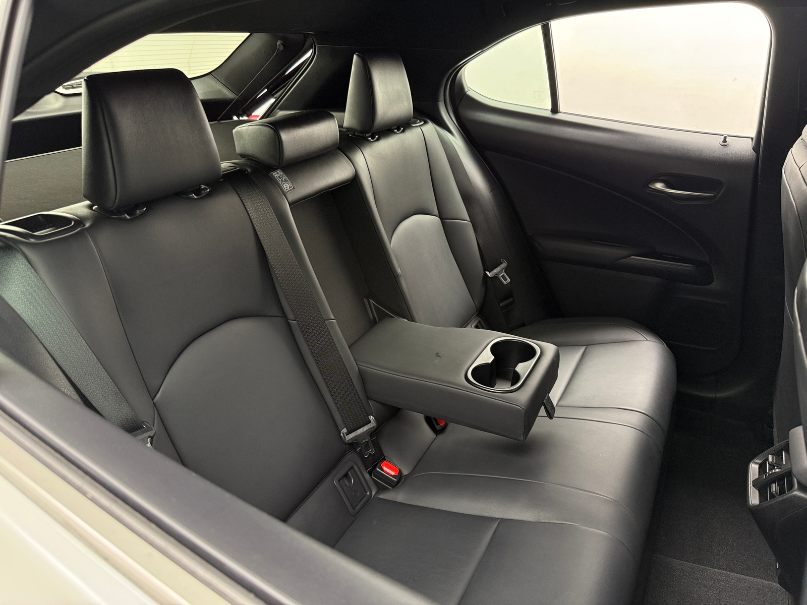 Thumbnail: 2021 Lexus UX - 6