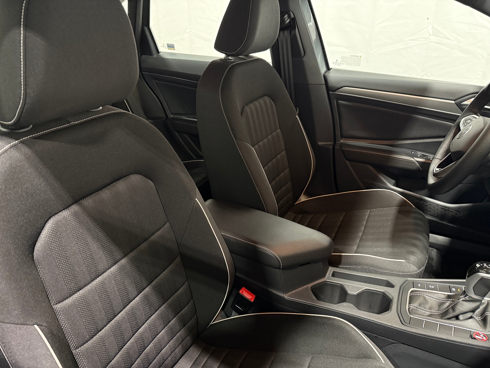 Thumbnail: 2024 Volkswagen Jetta - 2