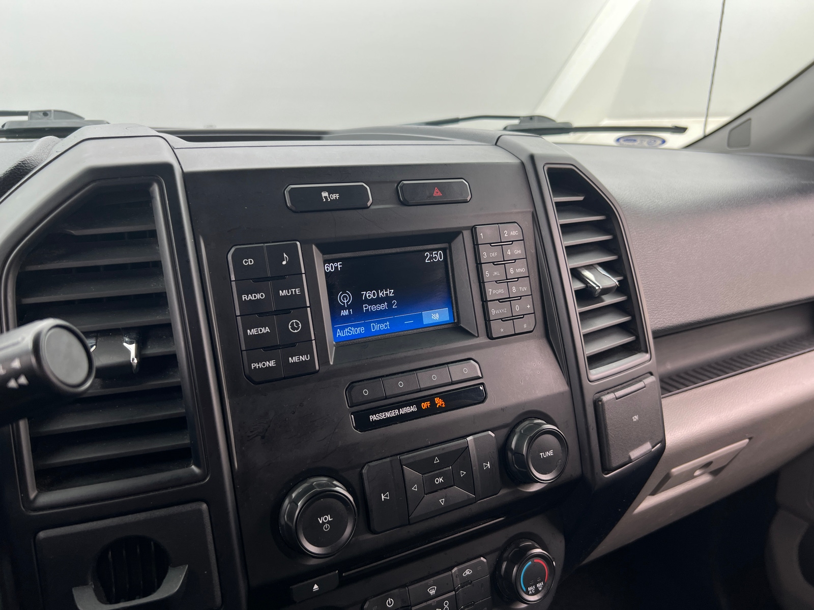 Thumbnail: 2015 Ford Econoline - 4