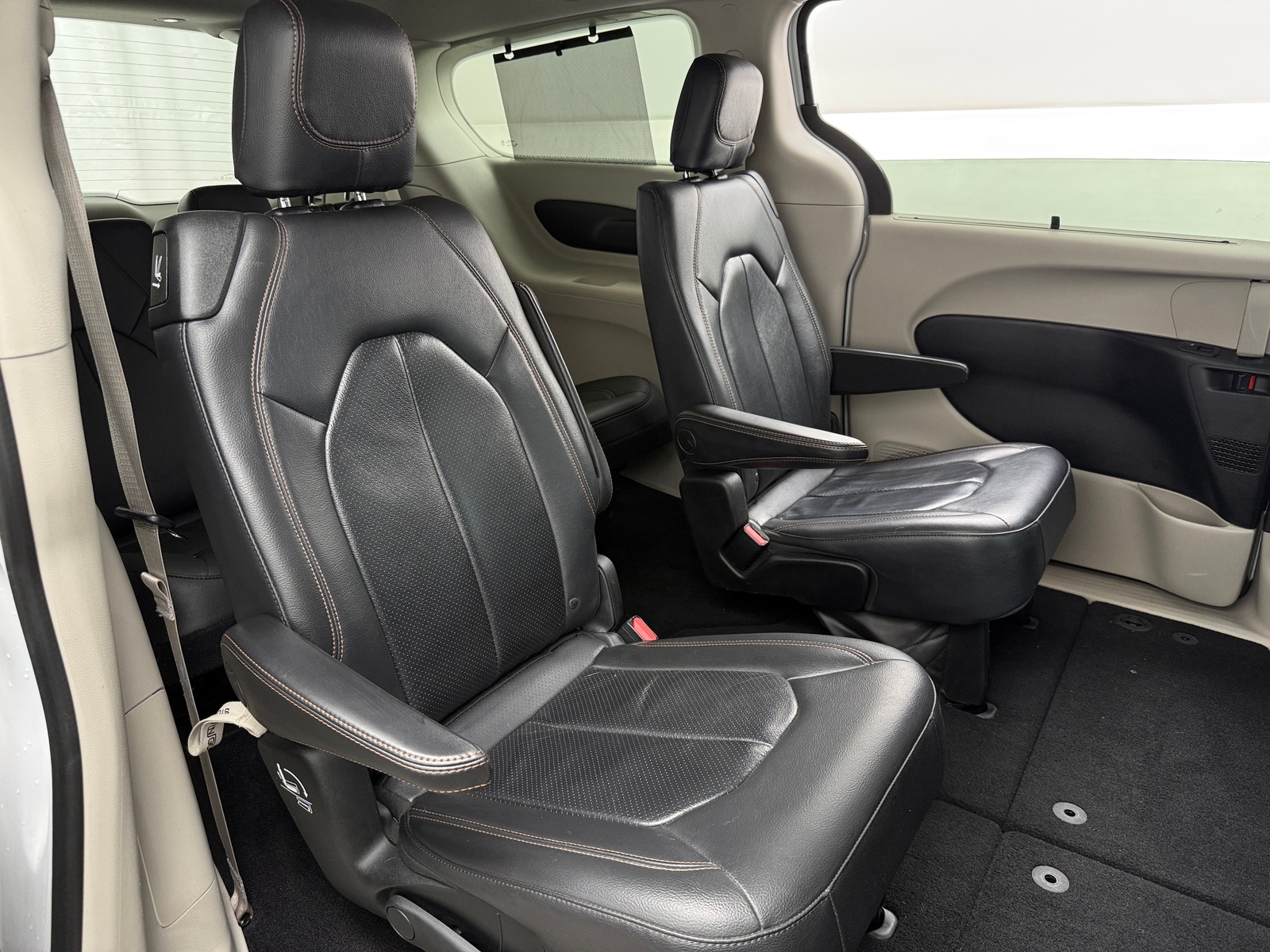 Thumbnail: 2018 Chrysler Pacifica - 5