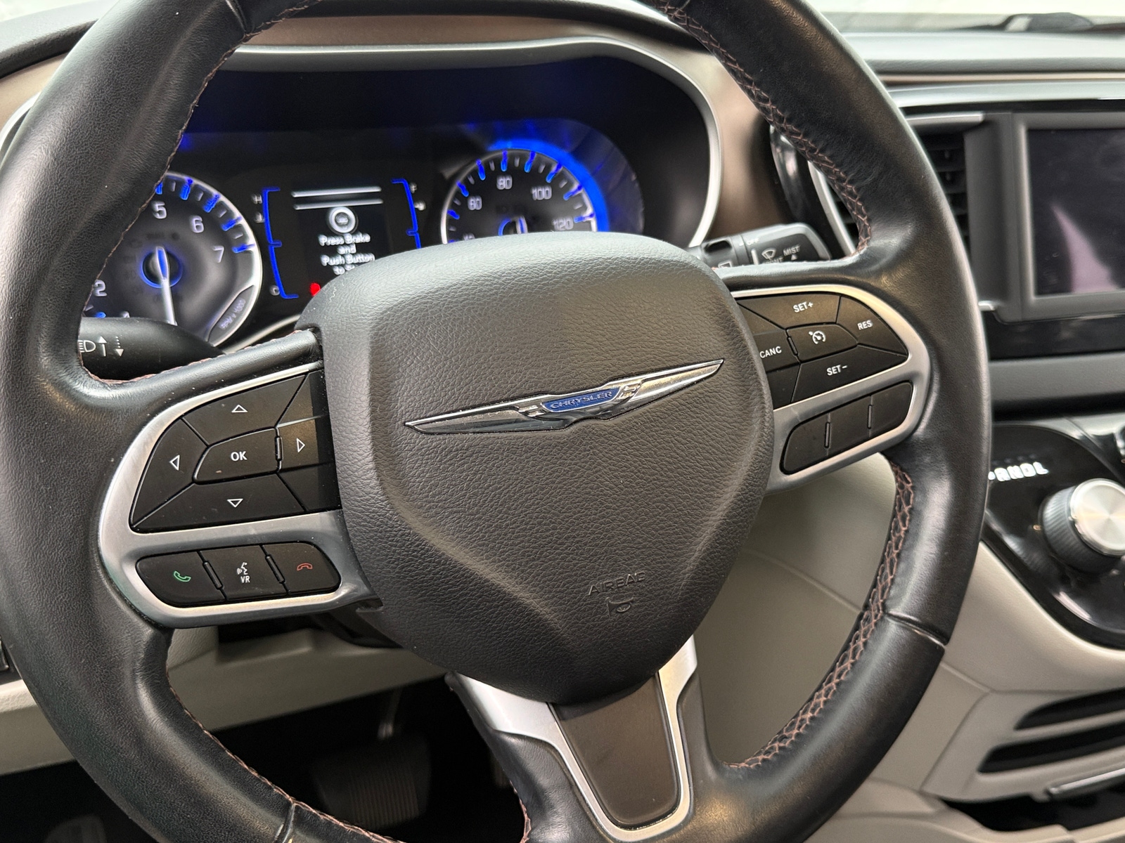 Thumbnail: 2018 Chrysler Pacifica - 4