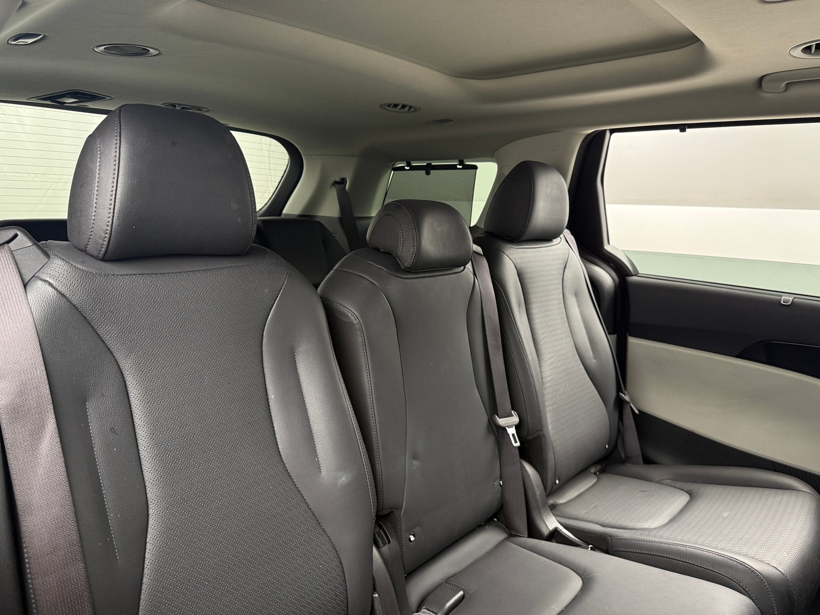 Thumbnail: 2023 Kia Carnival - 5