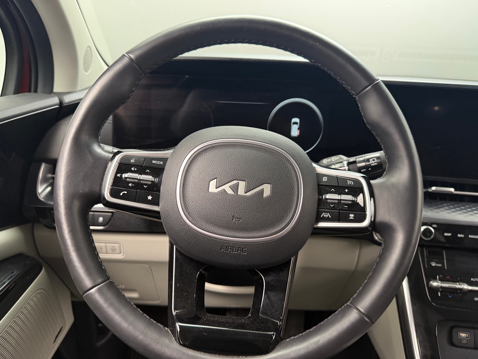 Thumbnail: 2023 Kia Carnival - 4