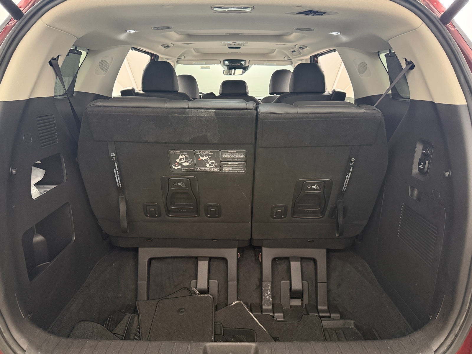 Thumbnail: 2023 Kia Carnival - 6