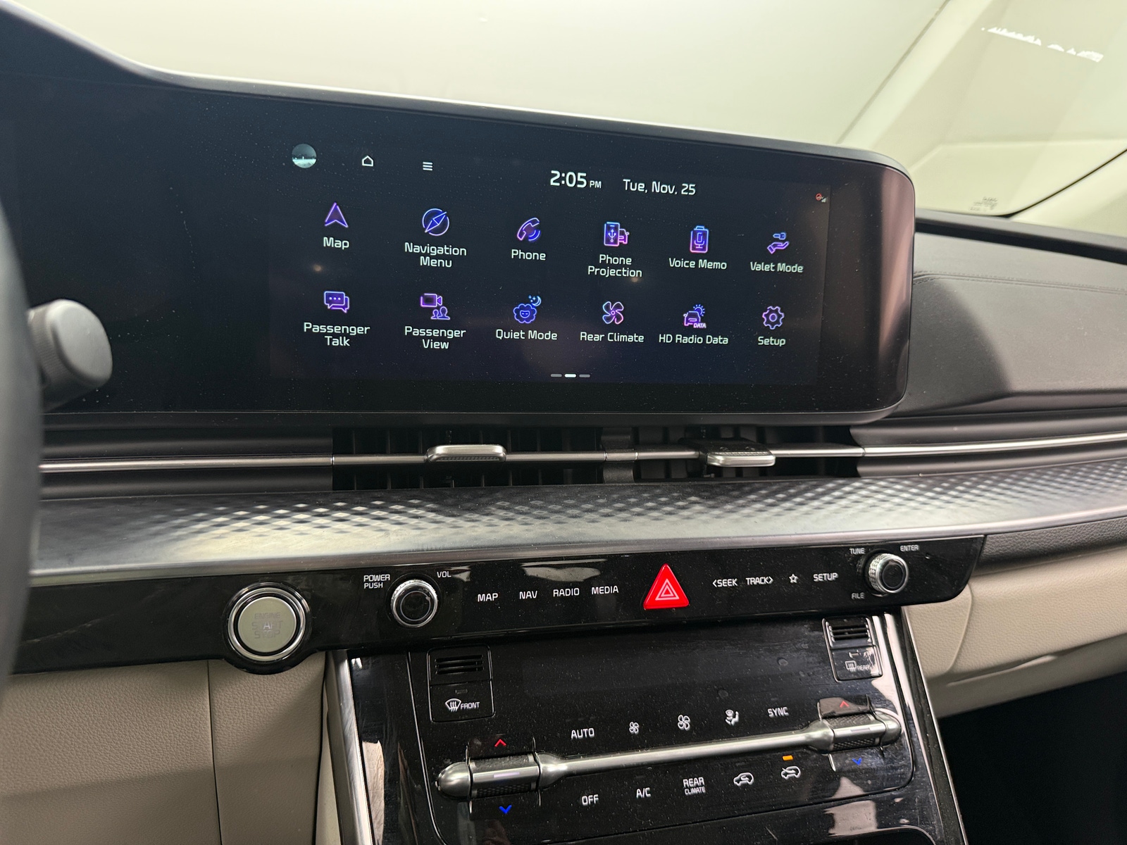 Thumbnail: 2023 Kia Carnival - 3