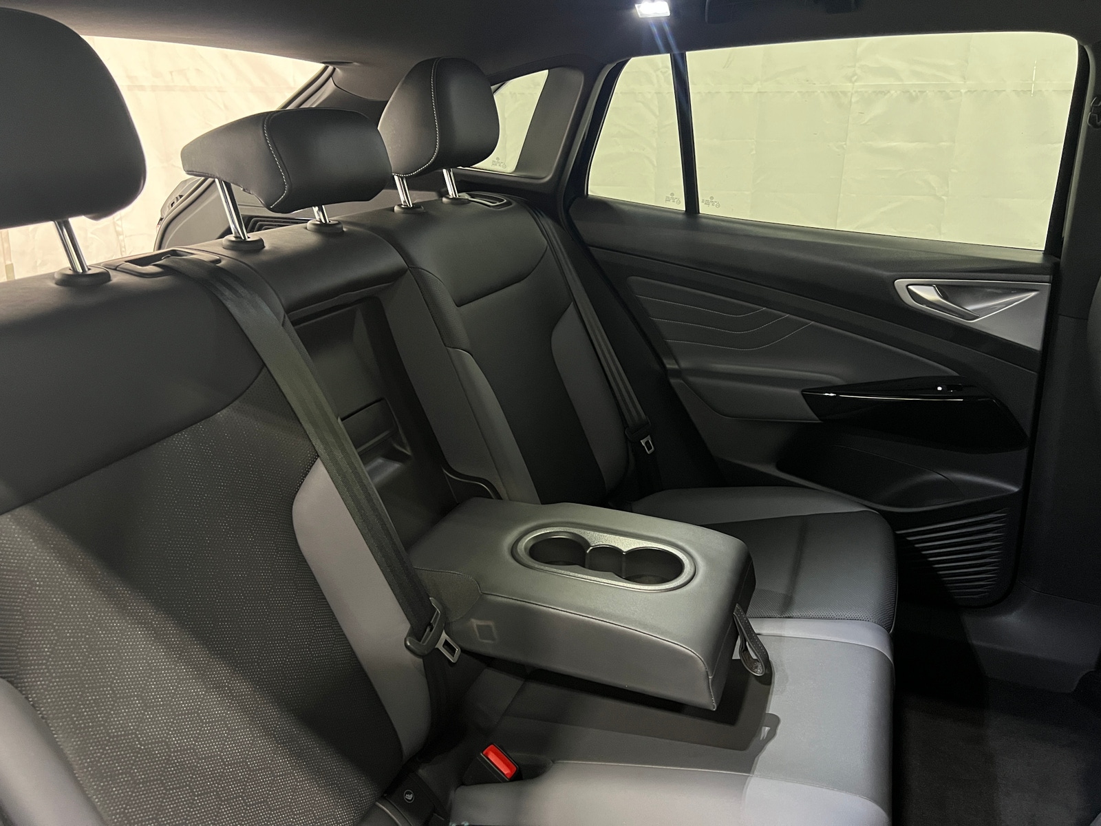 Thumbnail: 2023 Volkswagen ID.4 - 5