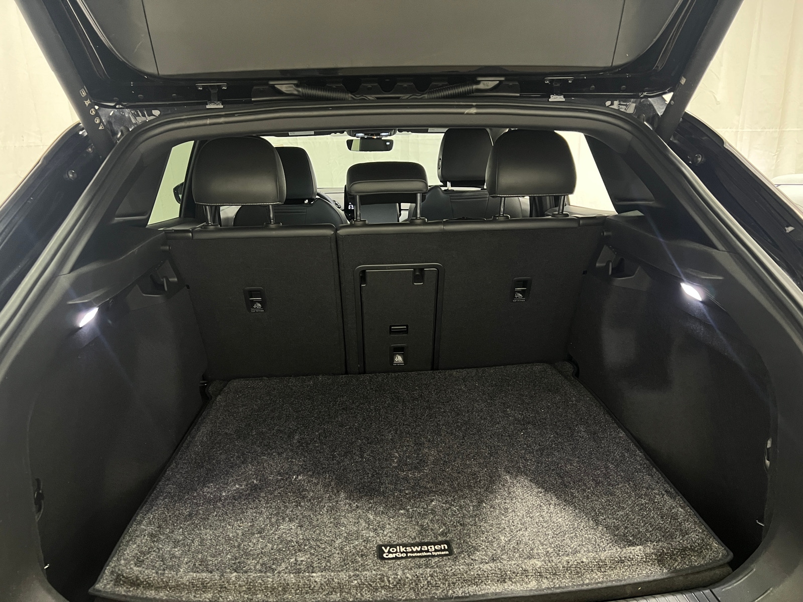 Thumbnail: 2023 Volkswagen ID.4 - 6