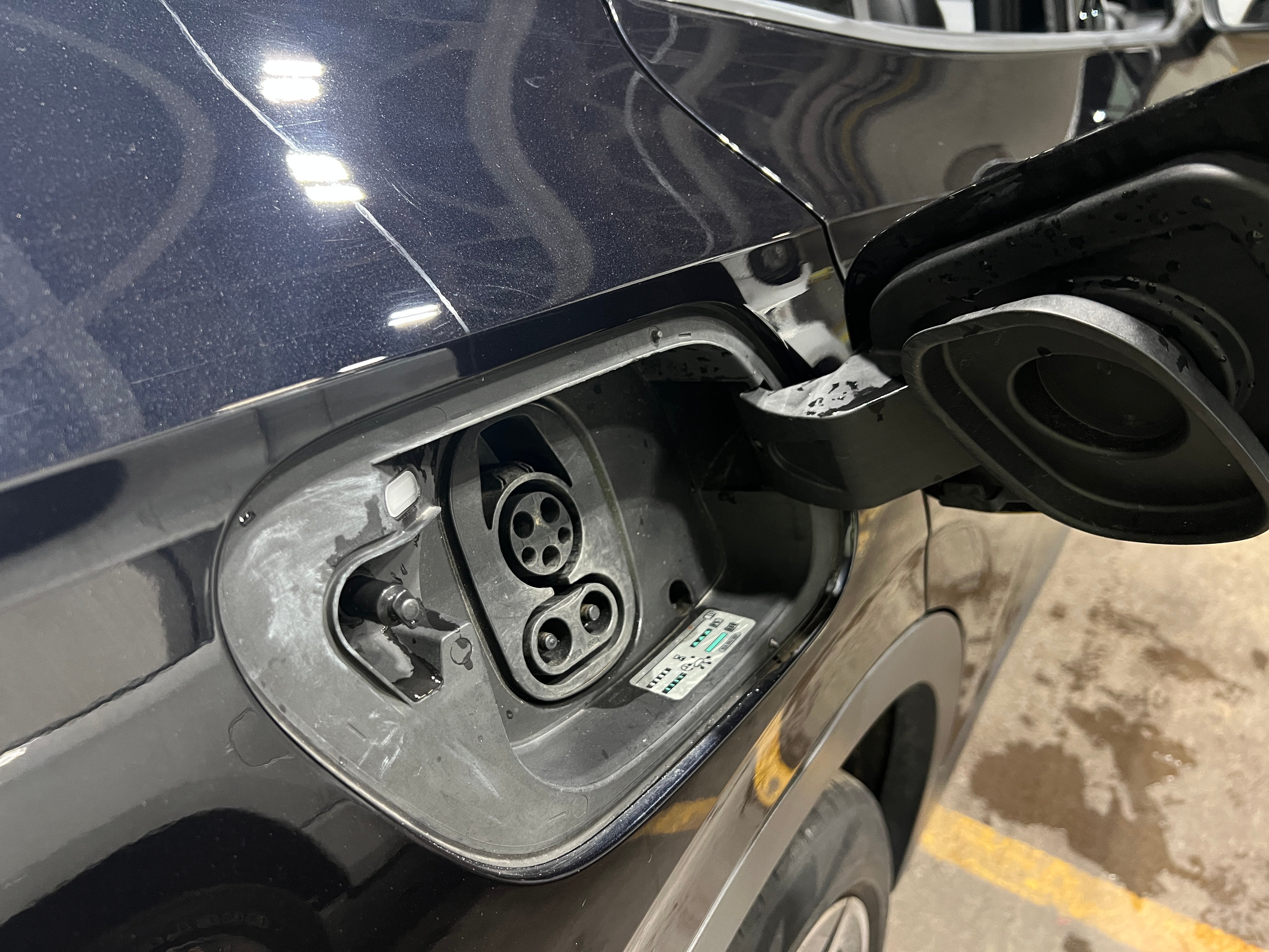 Used 2023 Volkswagen ID.4 PRO S with VIN 1V2WNPE89PC035985 for sale in Oak Creek, WI