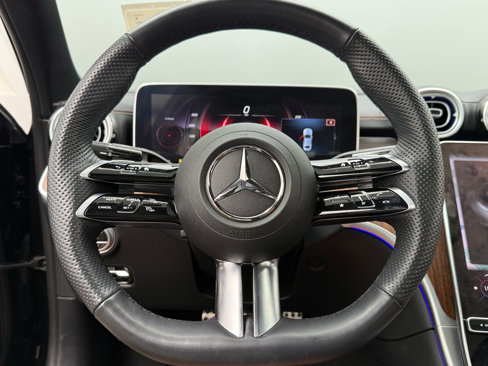 Thumbnail: 2023 Mercedes-Benz C-Class - 4