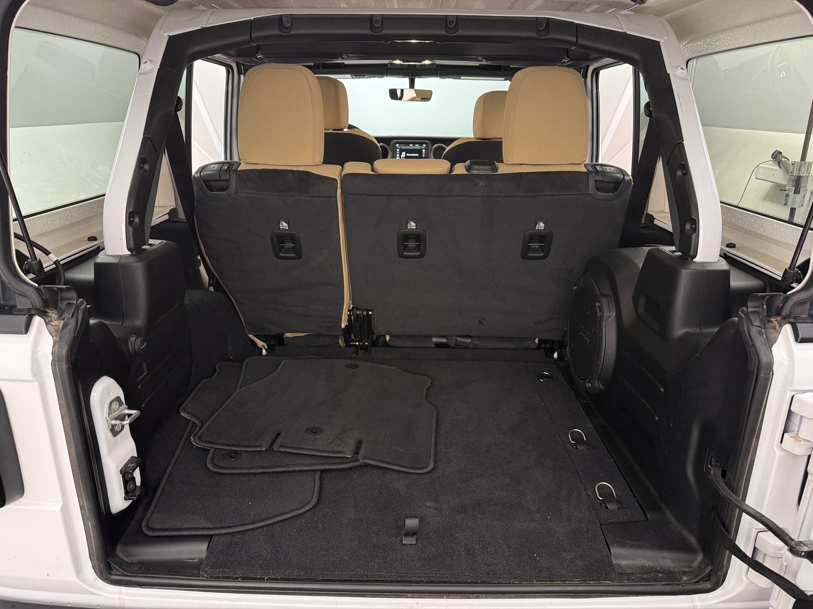 Thumbnail: 2021 Jeep Wrangler - 7