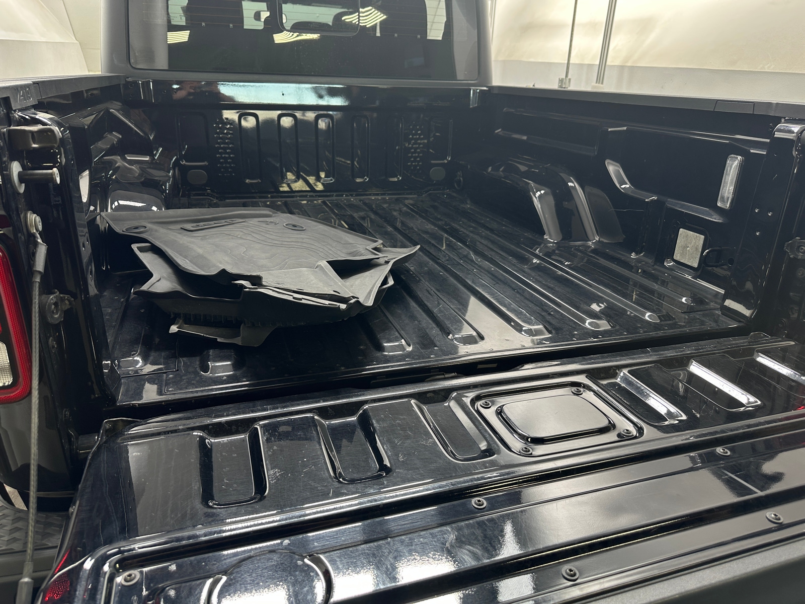 Thumbnail: 2024 Jeep Gladiator - 7