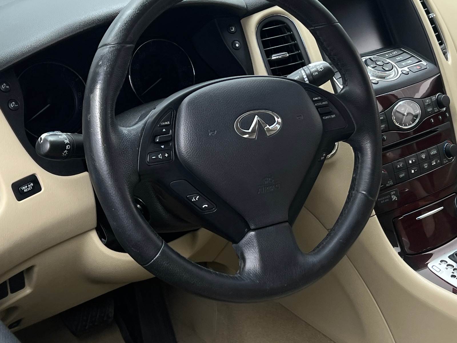 Thumbnail: 2017 INFINITI QX50 - 4