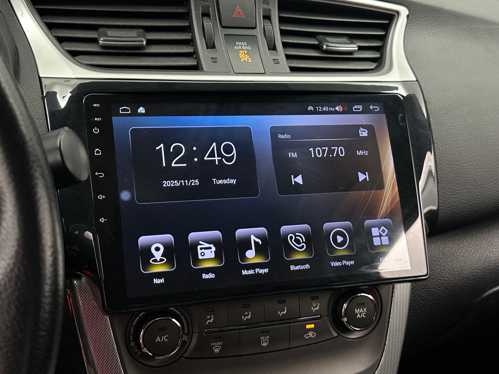 Thumbnail: 2014 Nissan Sentra - 4