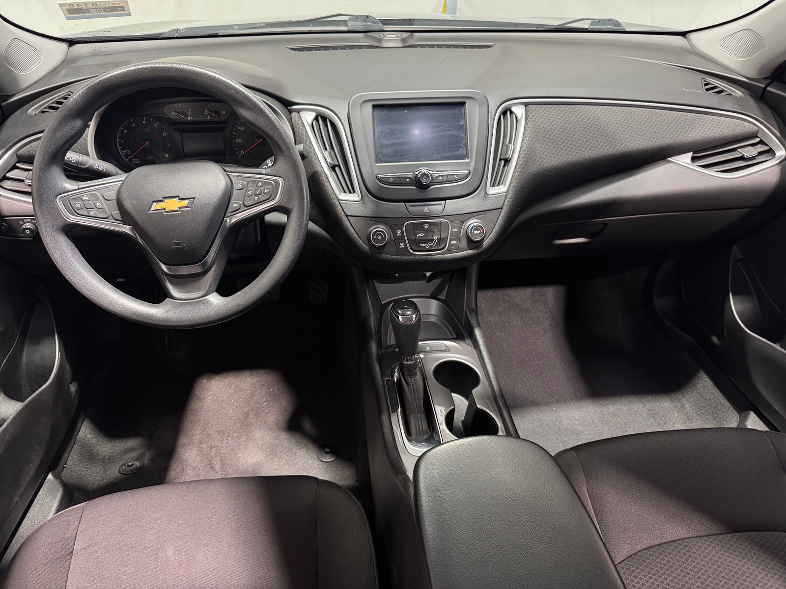 Thumbnail: 2017 Chevrolet Malibu - 3