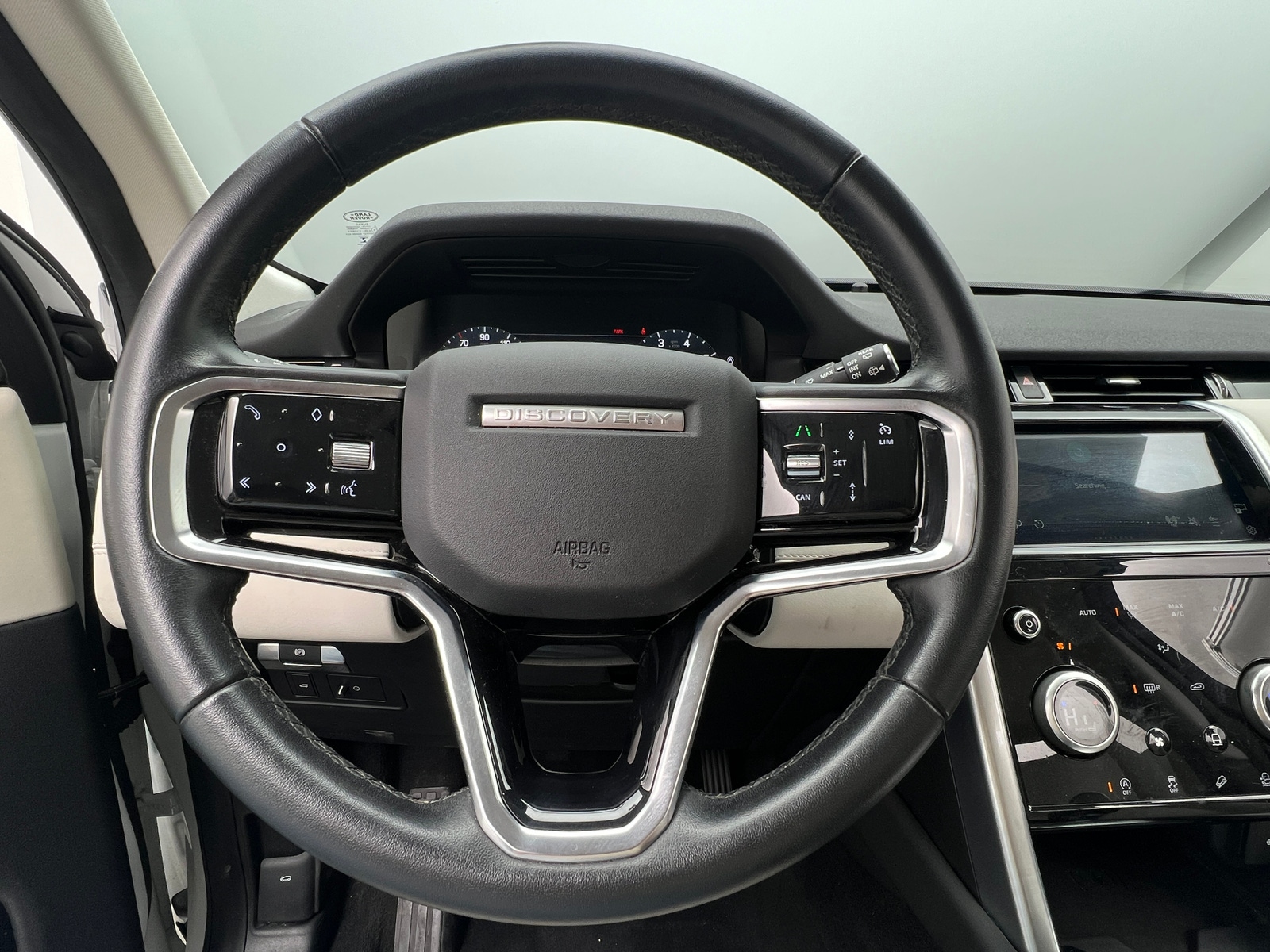 Thumbnail: 2023 Land Rover Discovery Sport - 4