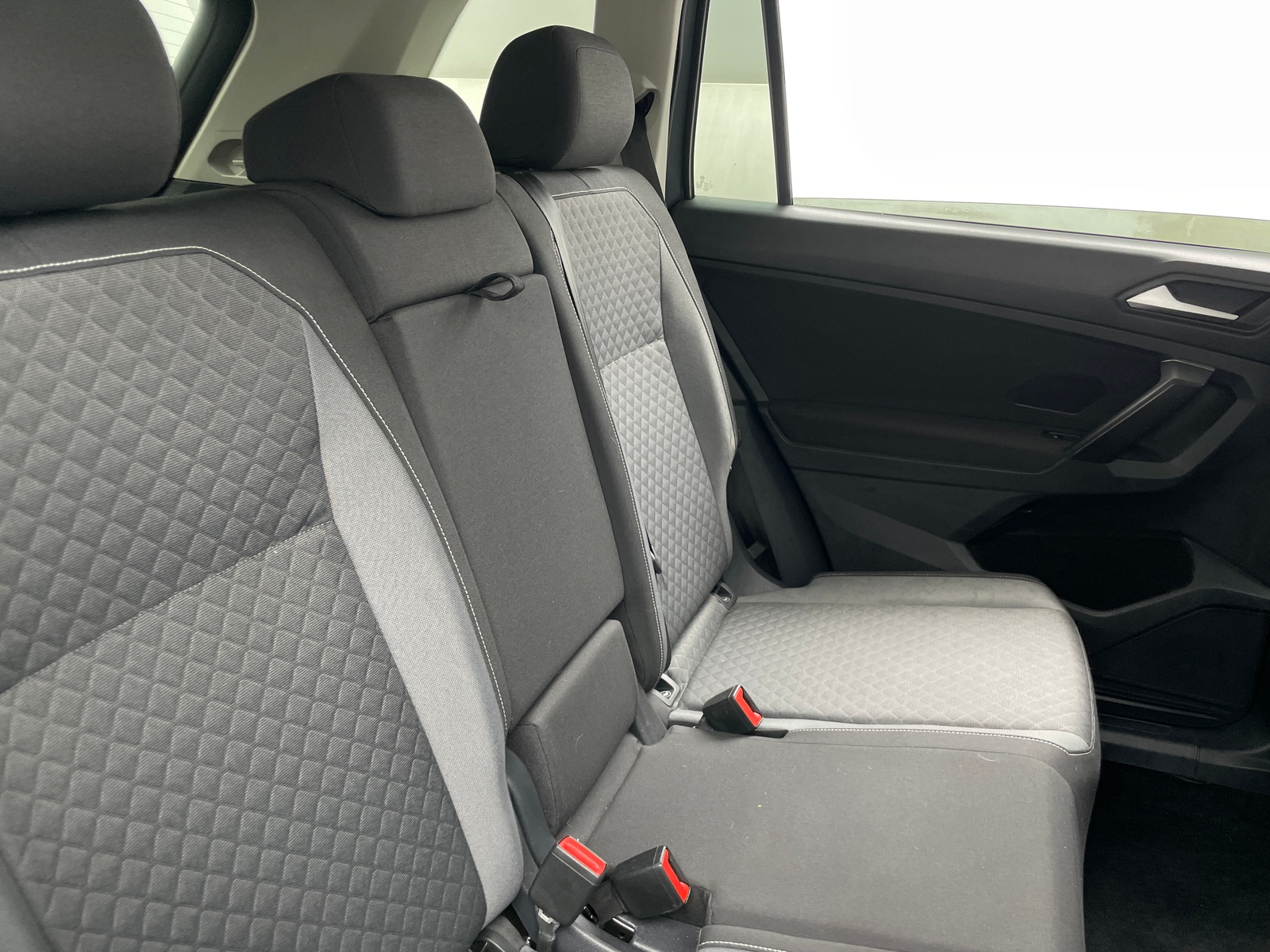 Thumbnail: 2021 Volkswagen Tiguan - 6