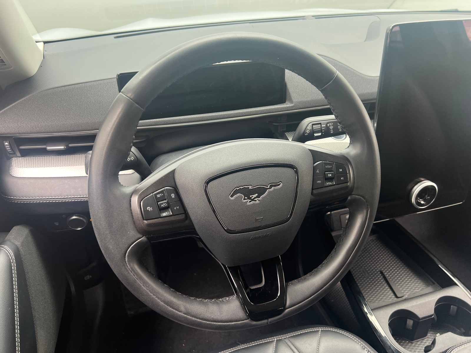 Thumbnail: 2022 Ford Mustang Mach-E - 4