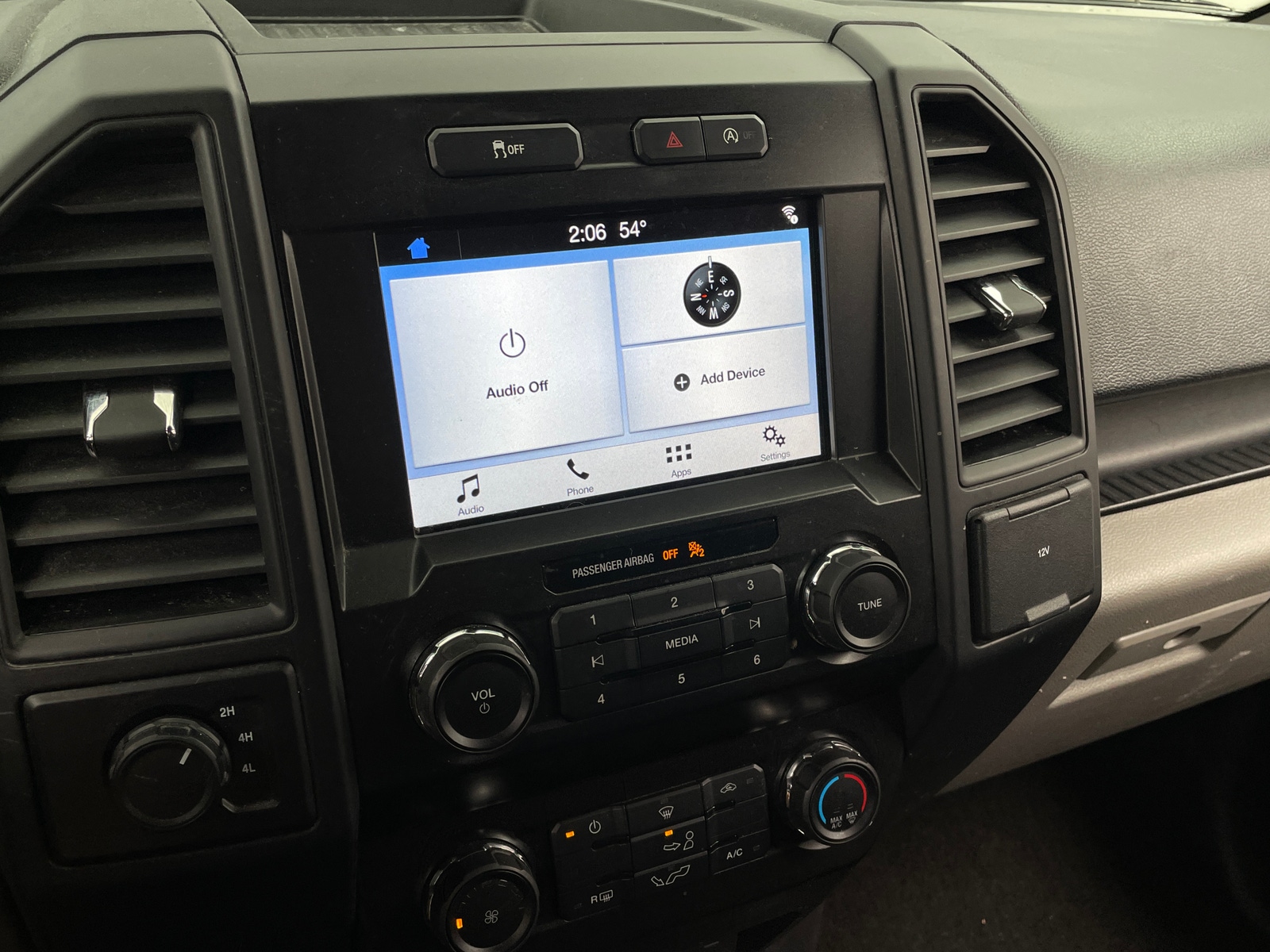 Thumbnail: 2019 Ford Econoline - 4