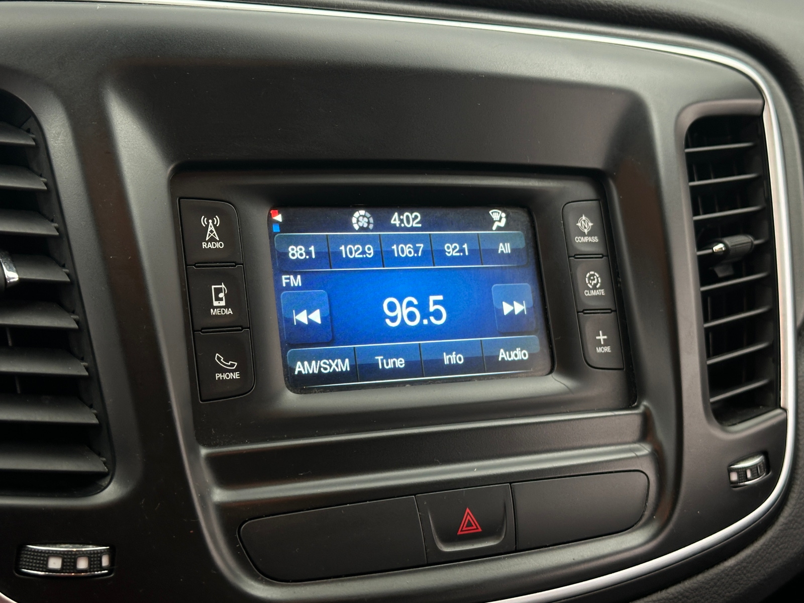 Thumbnail: 2016 Chrysler 200 - 4