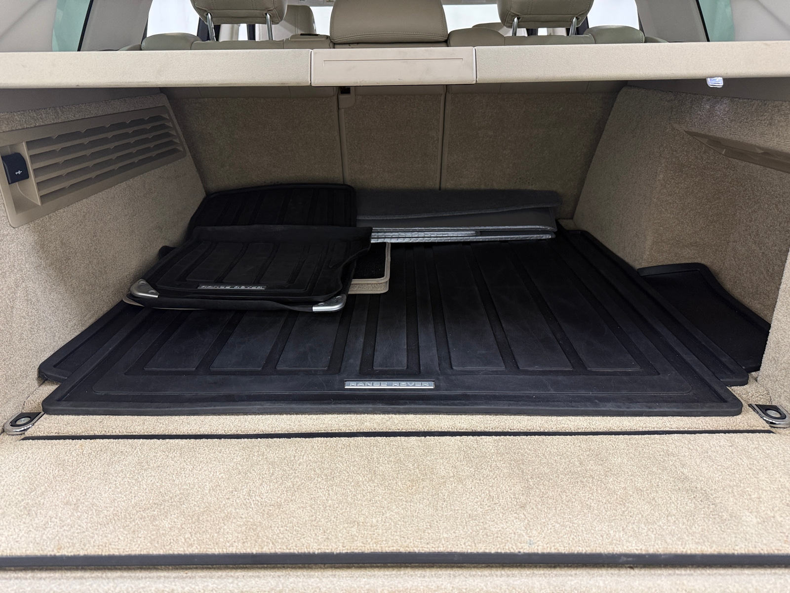 Thumbnail: 2017 Land Rover Range Rover - 6