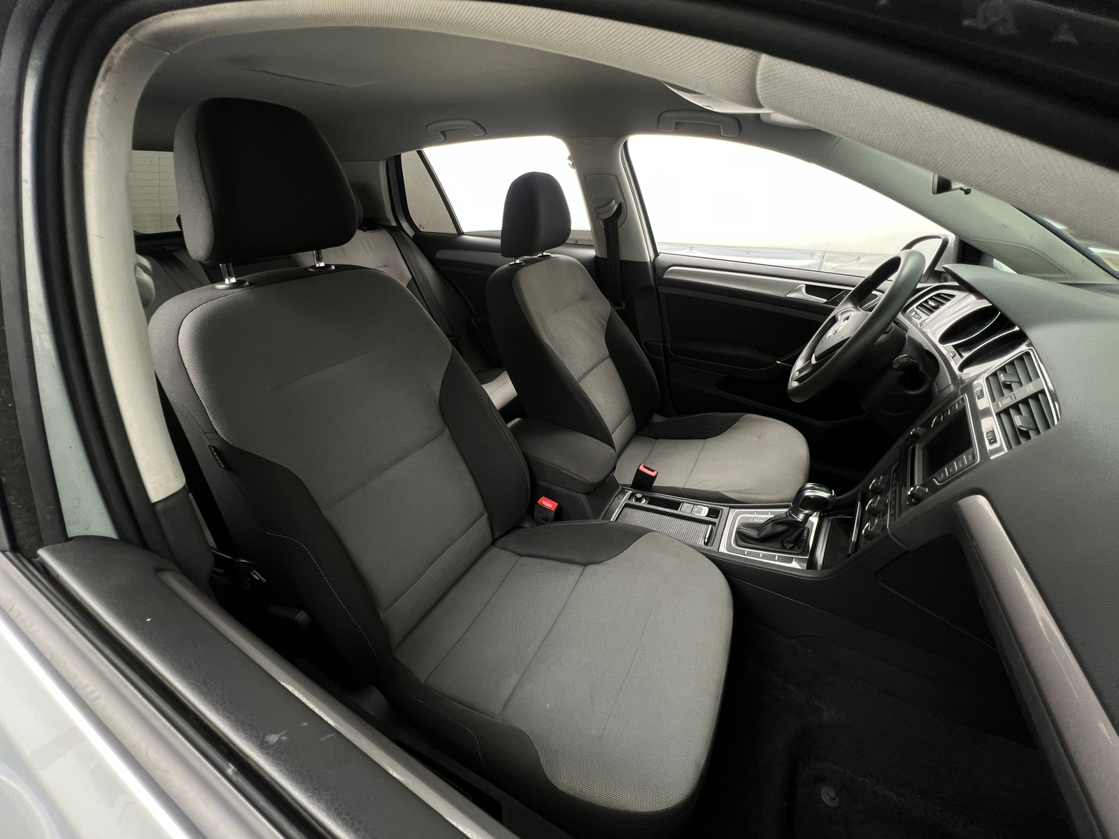 Thumbnail: 2016 Volkswagen e-Golf - 2