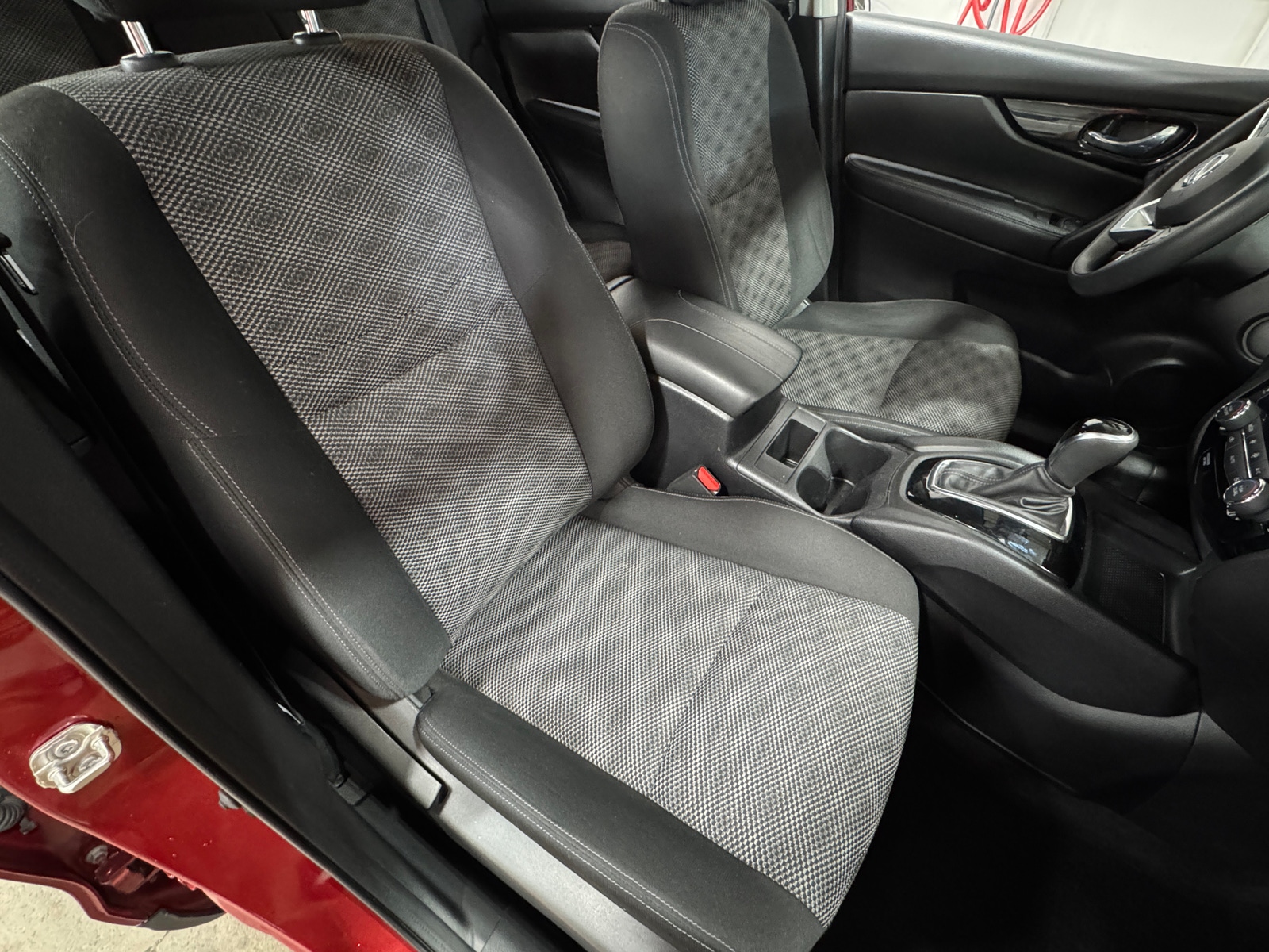 Thumbnail: 2020 Nissan Rogue Sport - 2