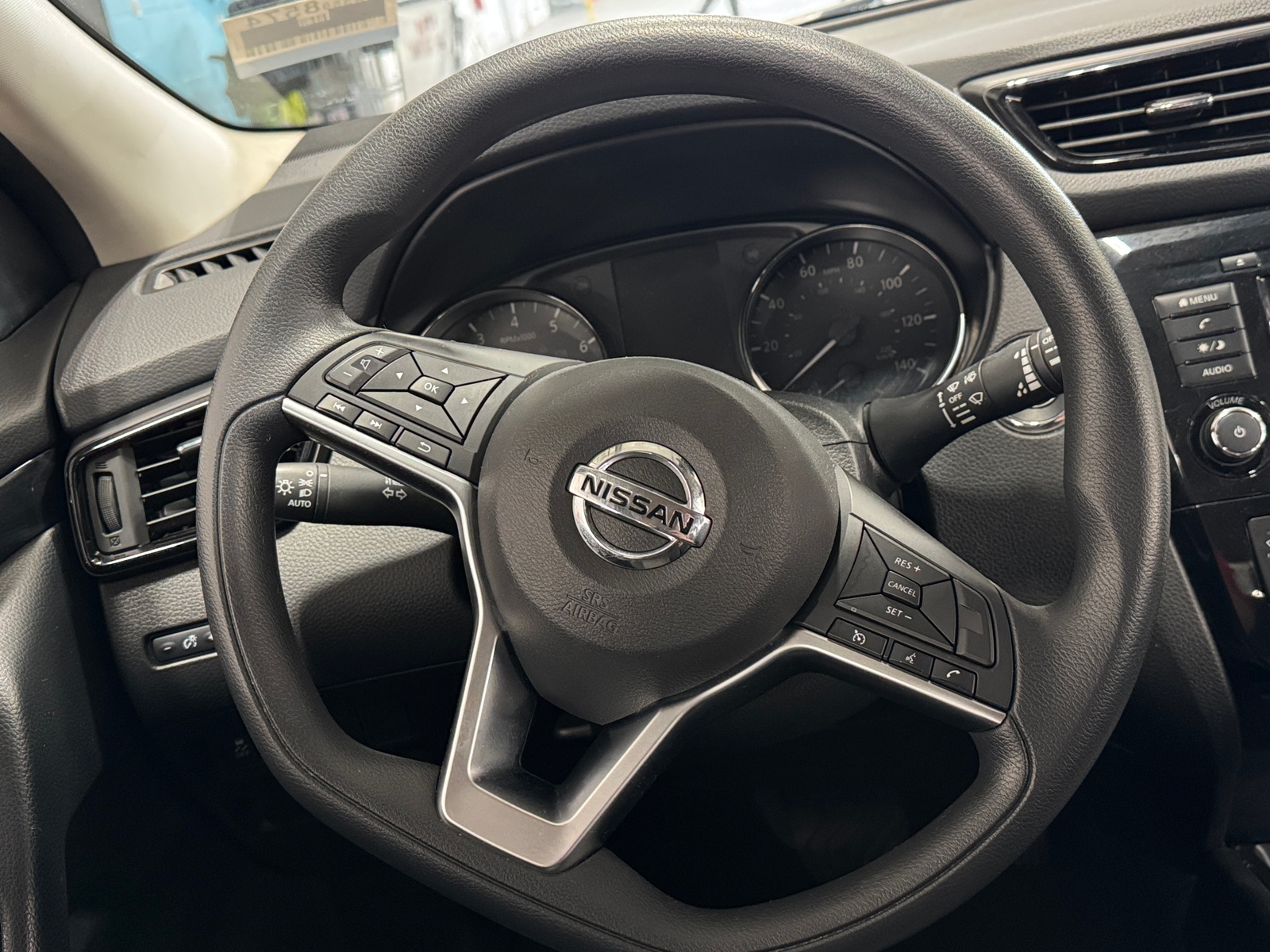 Thumbnail: 2020 Nissan Rogue Sport - 5