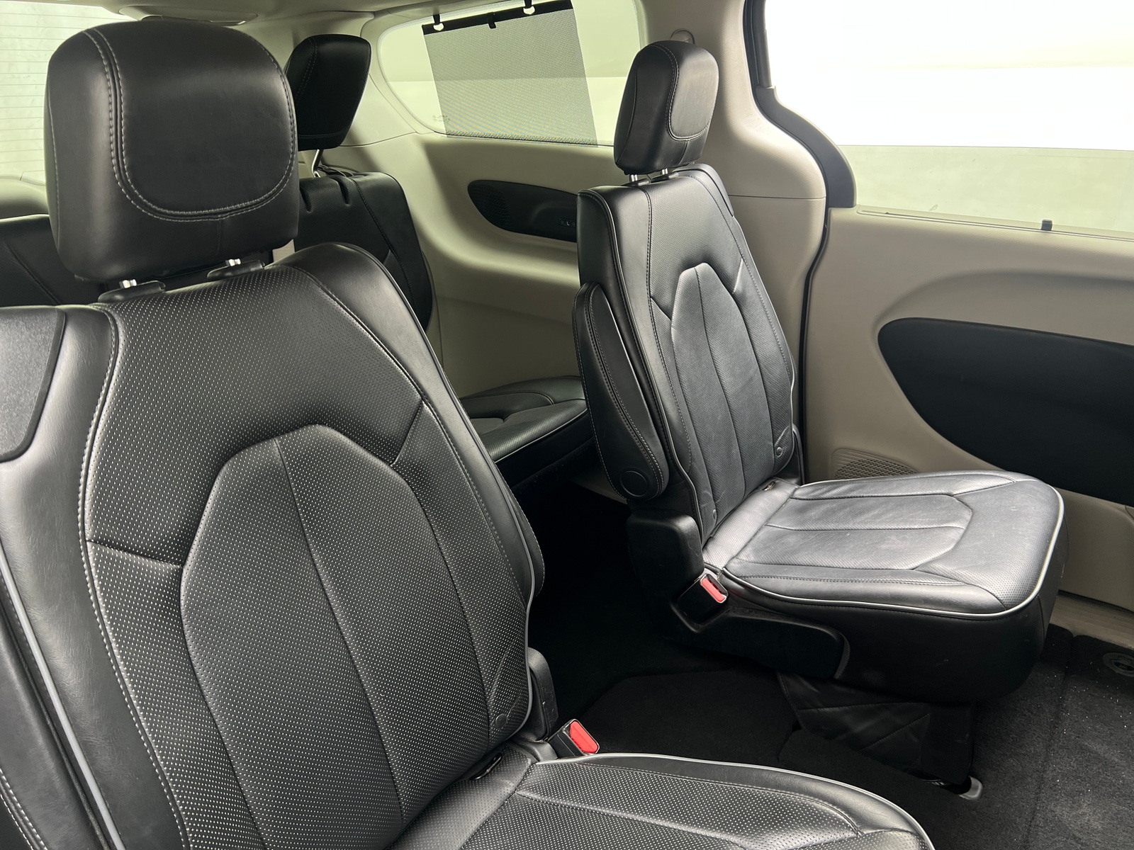 Thumbnail: 2018 Chrysler Pacifica - 5