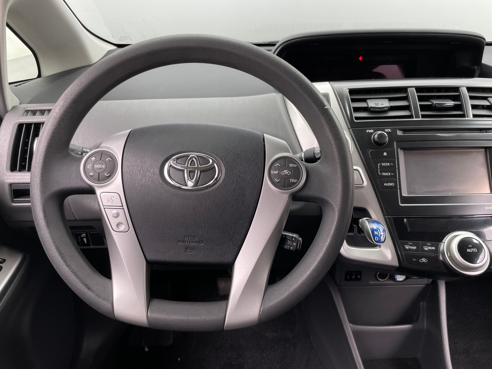 Thumbnail: 2012 Toyota Prius v - 5