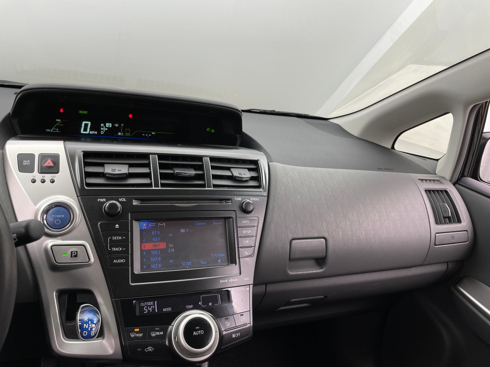 Thumbnail: 2012 Toyota Prius v - 4