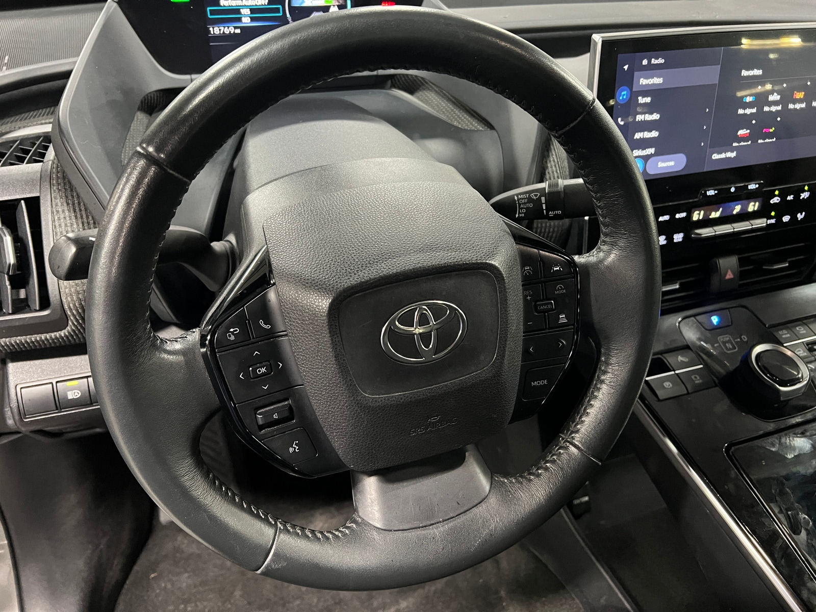 Thumbnail: 2023 Toyota bZ4X - 4