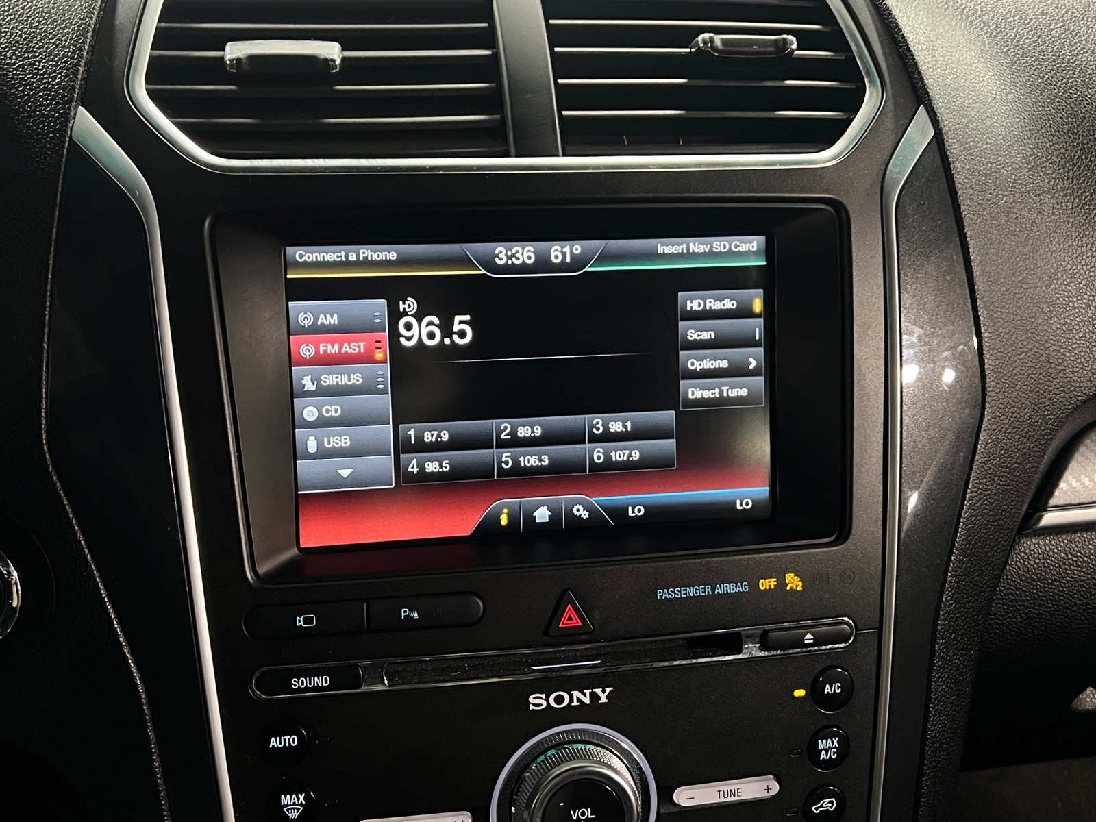 Thumbnail: 2016 Ford Explorer - 3