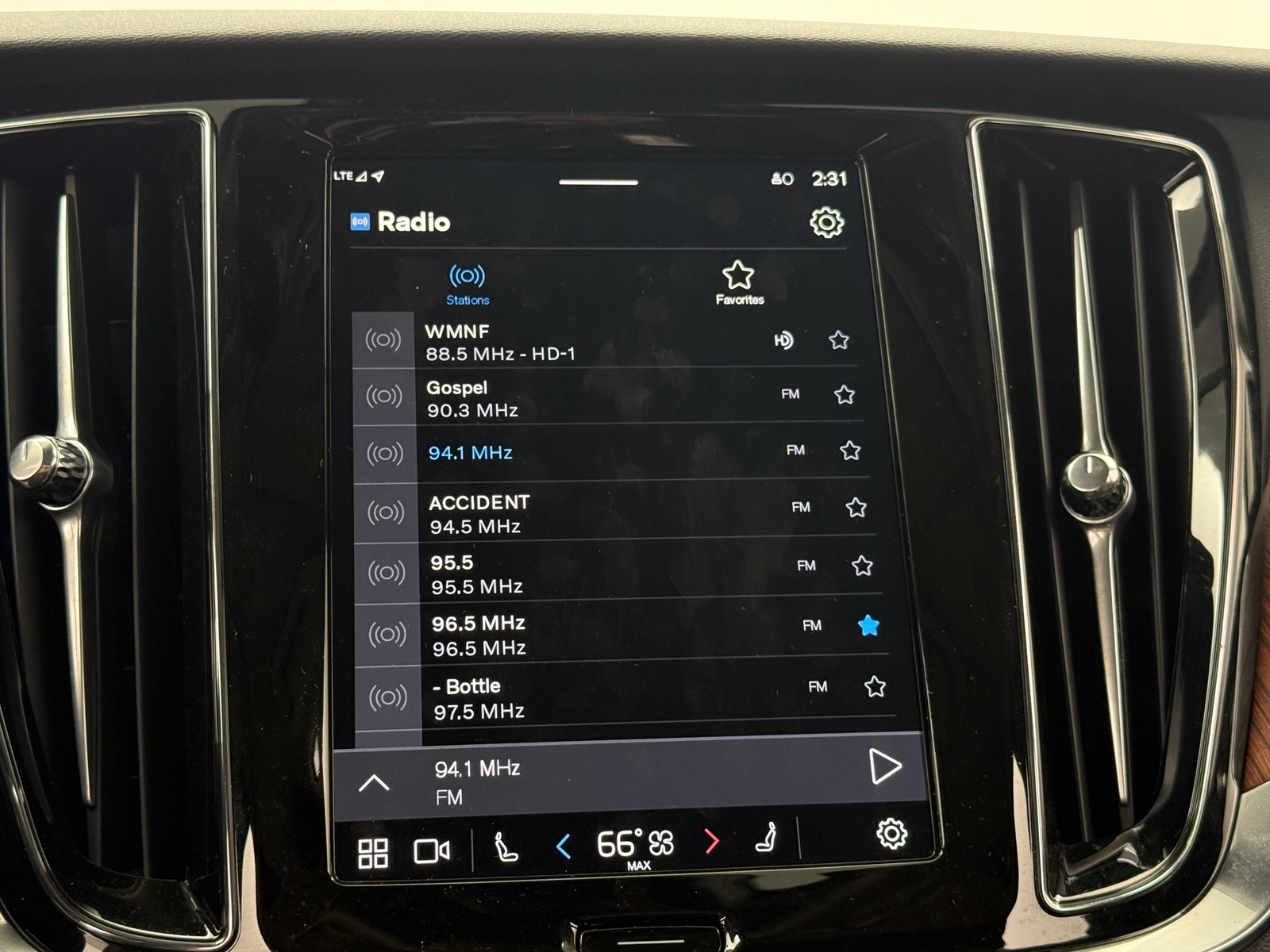 Thumbnail: 2025 Volvo V60 - 3