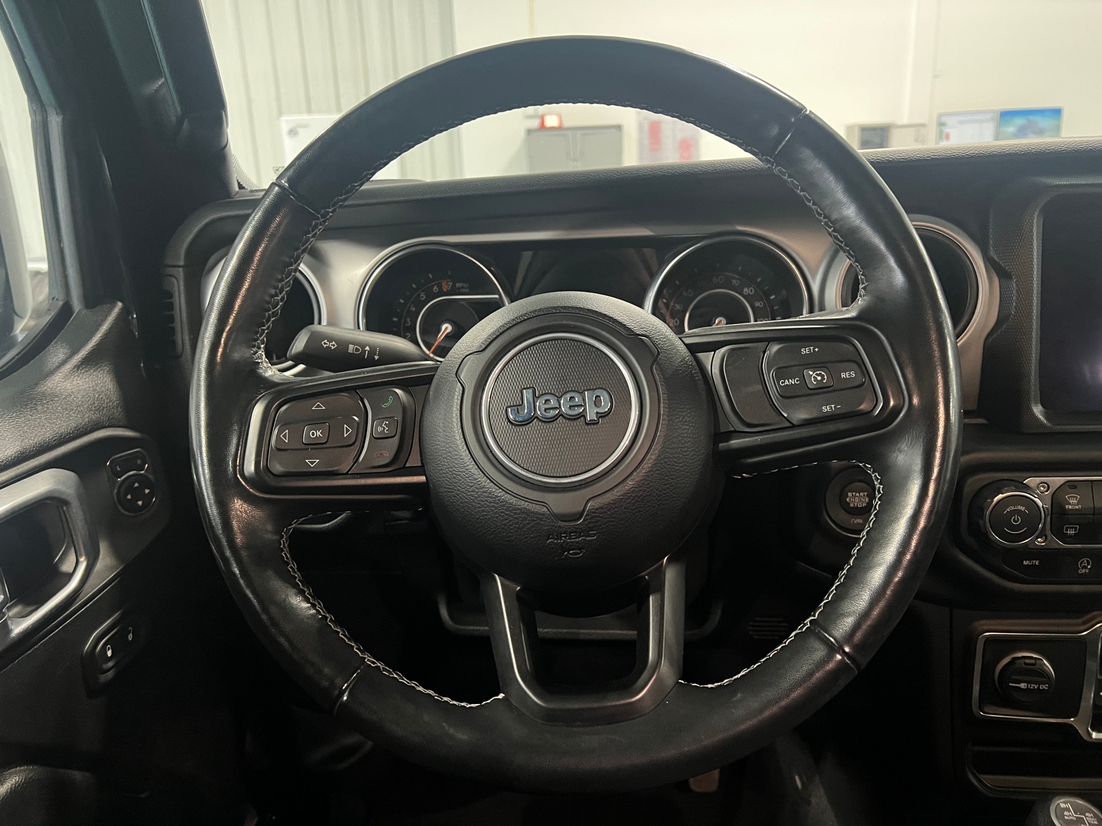 Thumbnail: 2021 Jeep Gladiator - 5