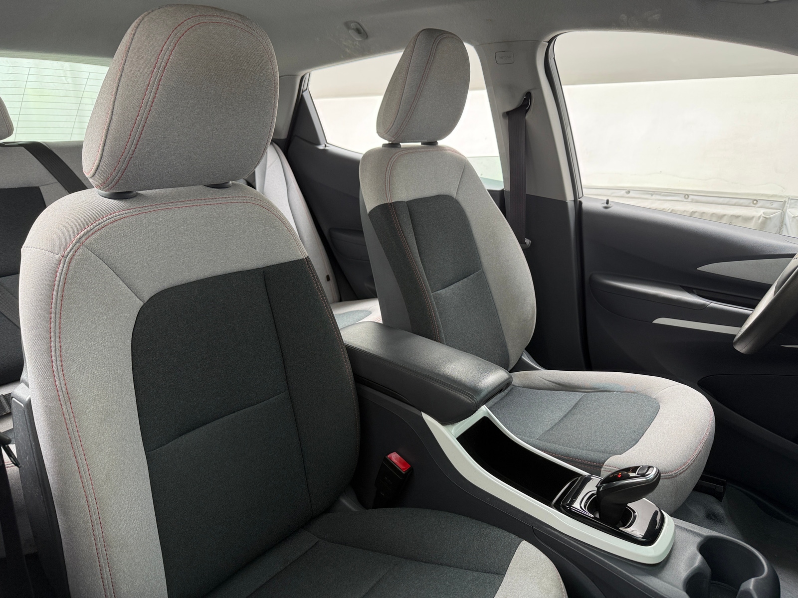 Thumbnail: 2017 Chevrolet Bolt EV - 2