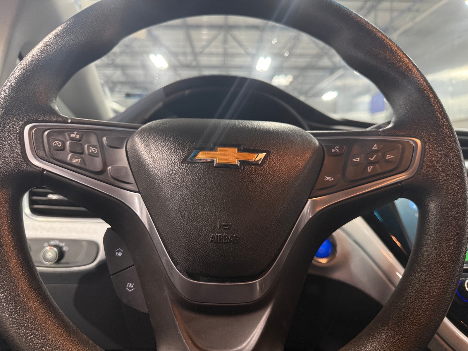 Thumbnail: 2017 Chevrolet Bolt EV - 5