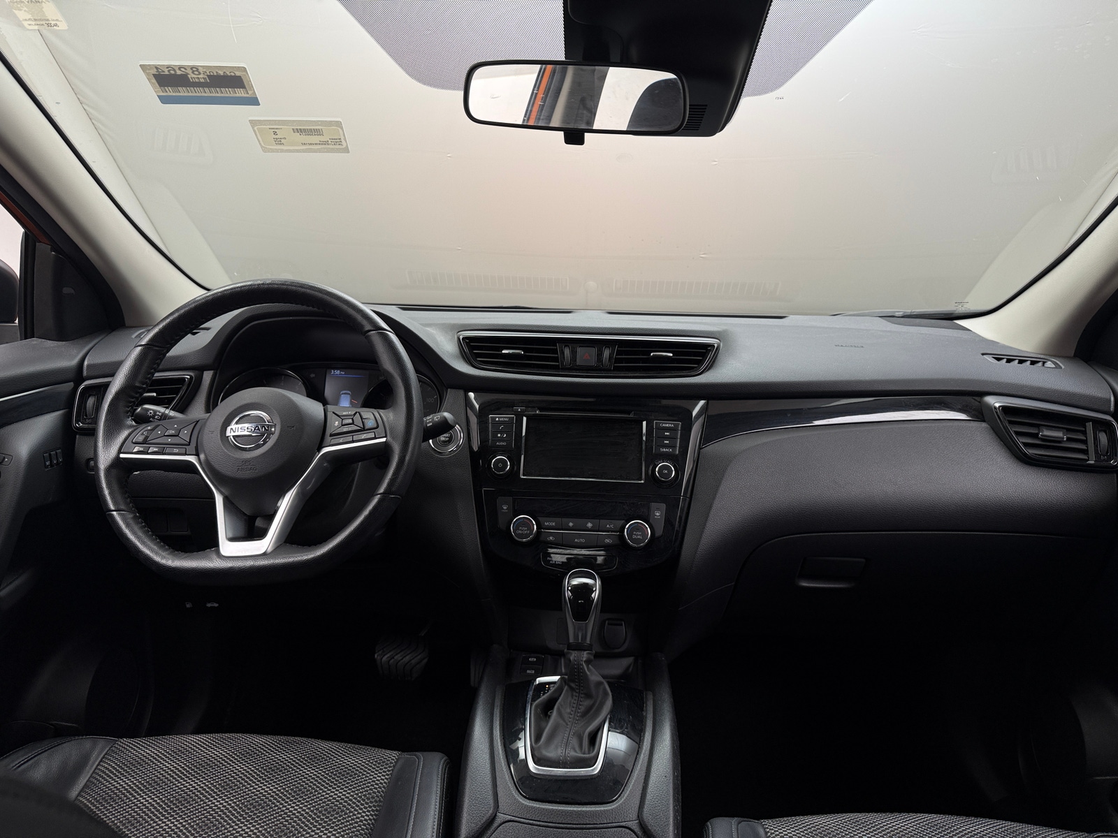 Thumbnail: 2022 Nissan Rogue Sport - 2