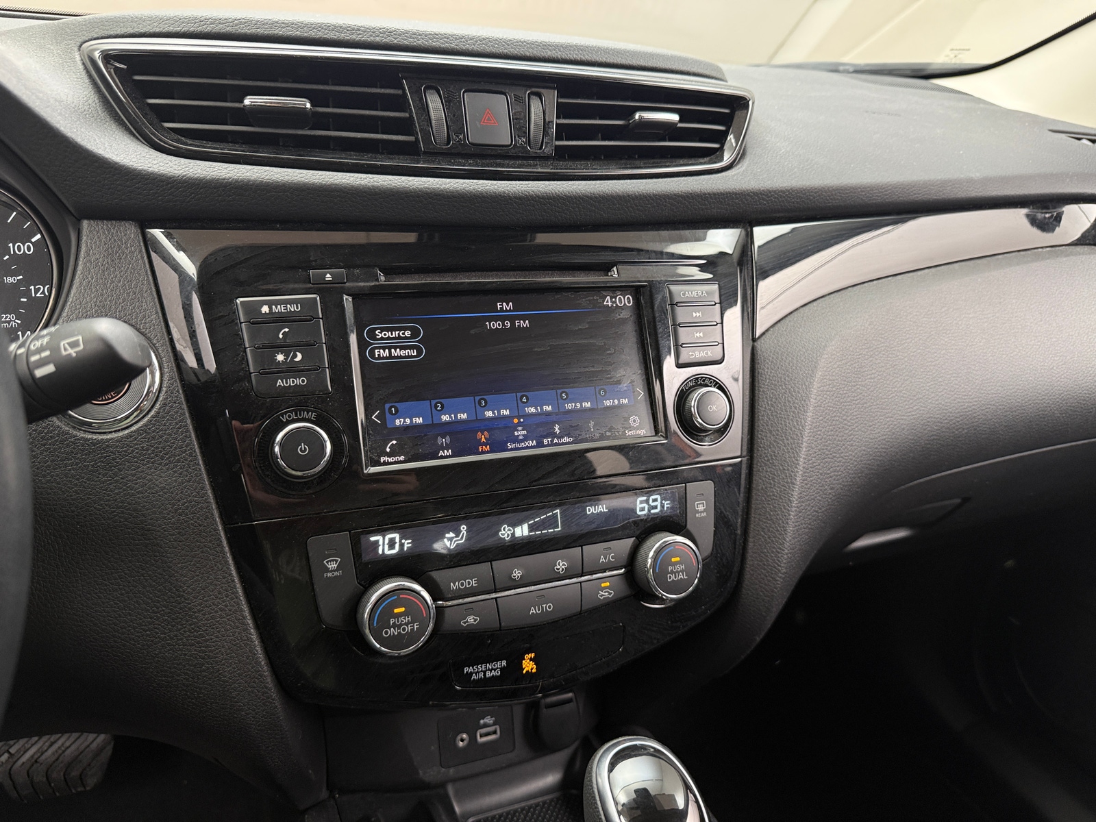 Thumbnail: 2022 Nissan Rogue Sport - 3