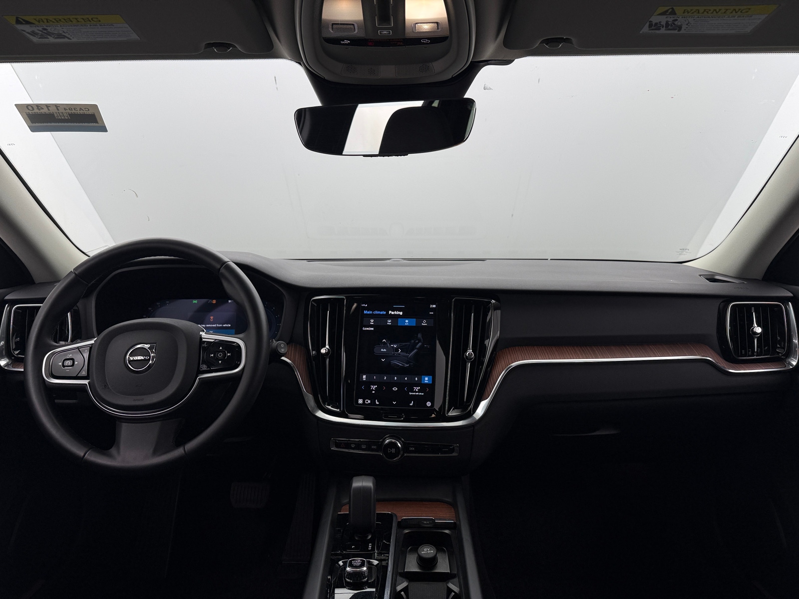 Thumbnail: 2025 Volvo V60 - 2