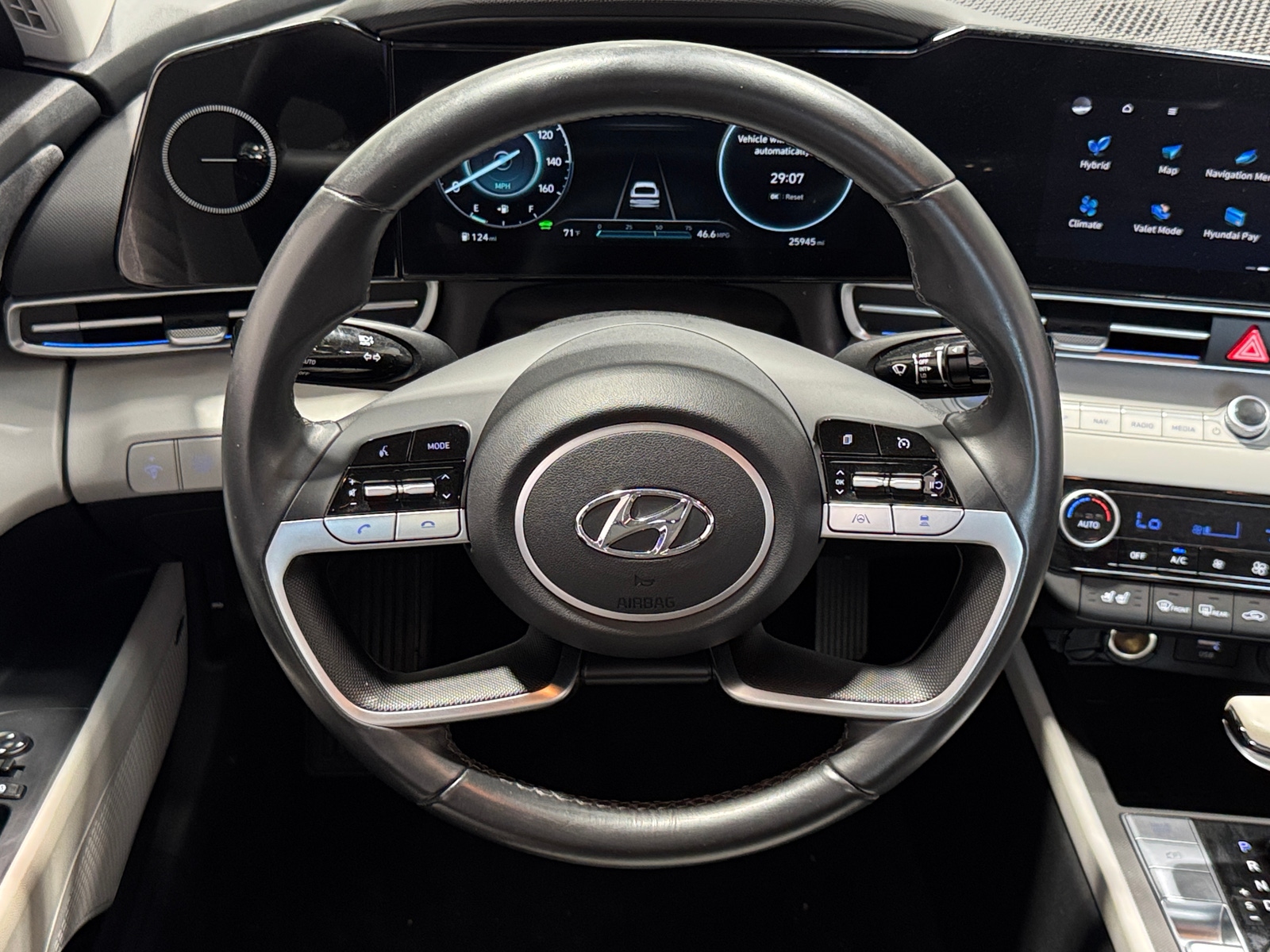 Thumbnail: 2023 Hyundai Elantra - 4