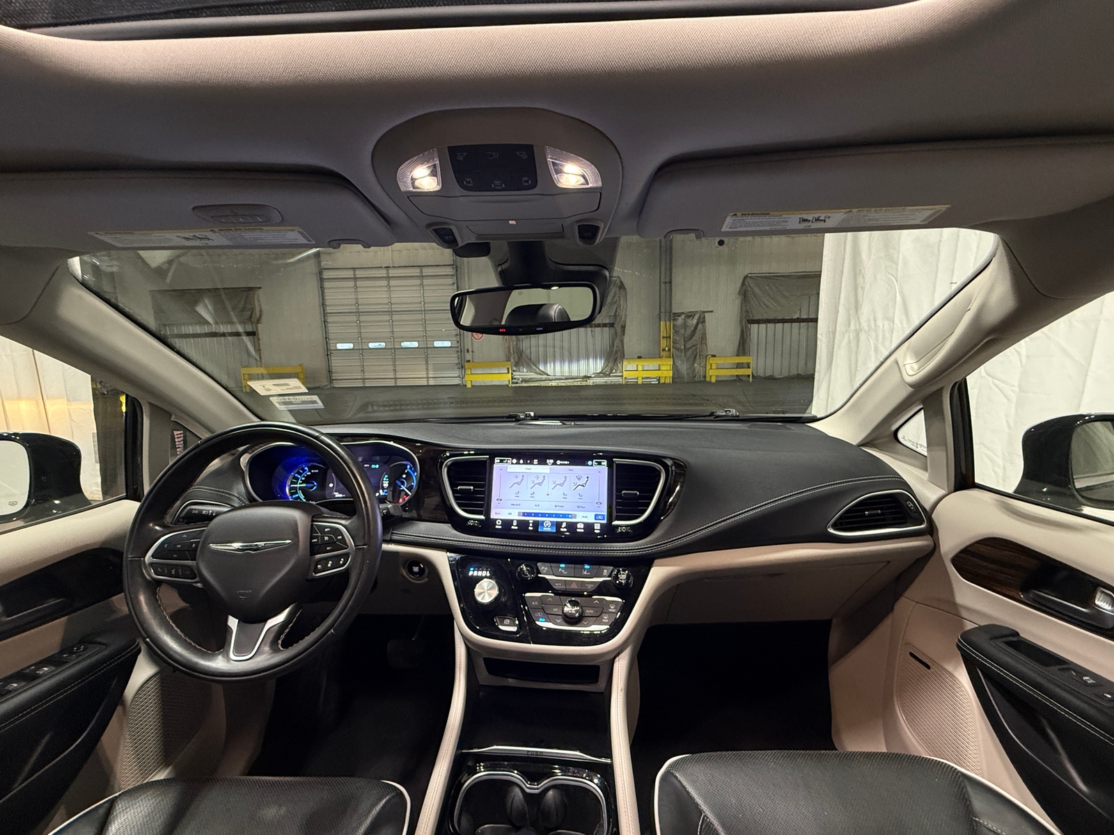 Thumbnail: 2022 Chrysler Pacifica - 2