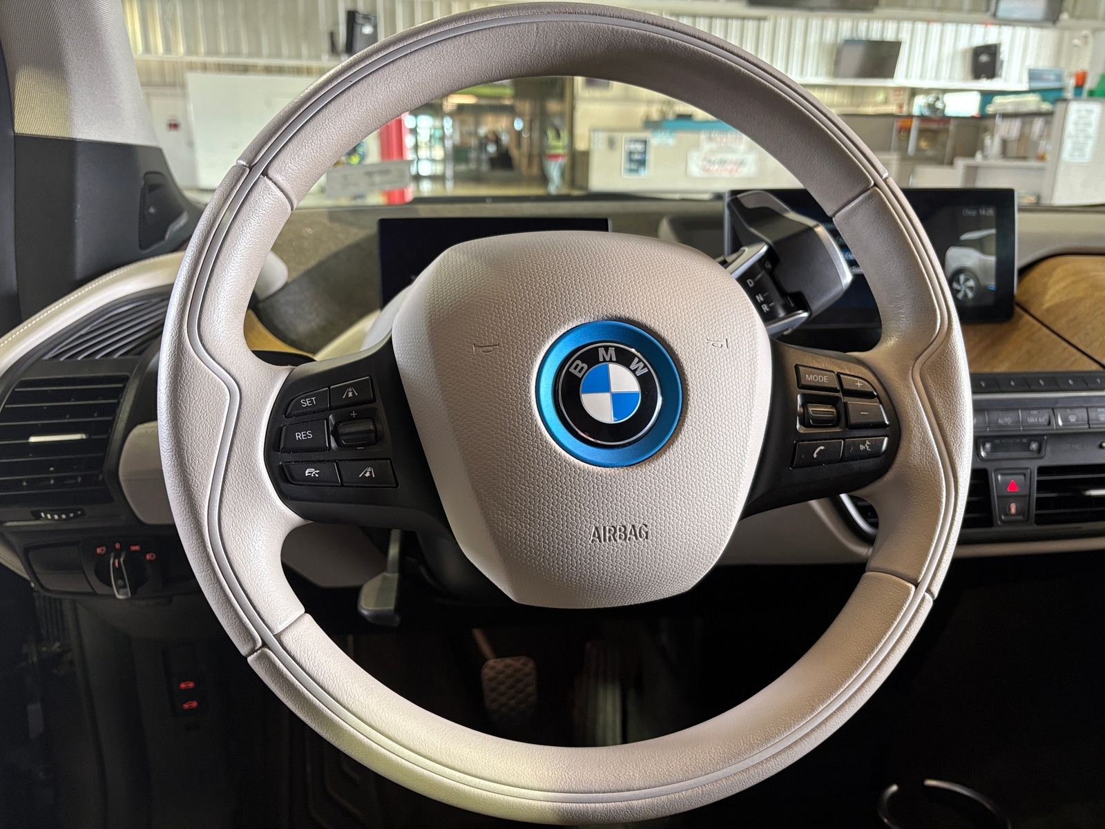 Thumbnail: 2016 BMW i3 - 5