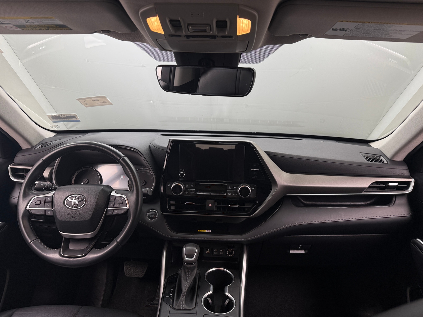 Thumbnail: 2023 Toyota Highlander - 3